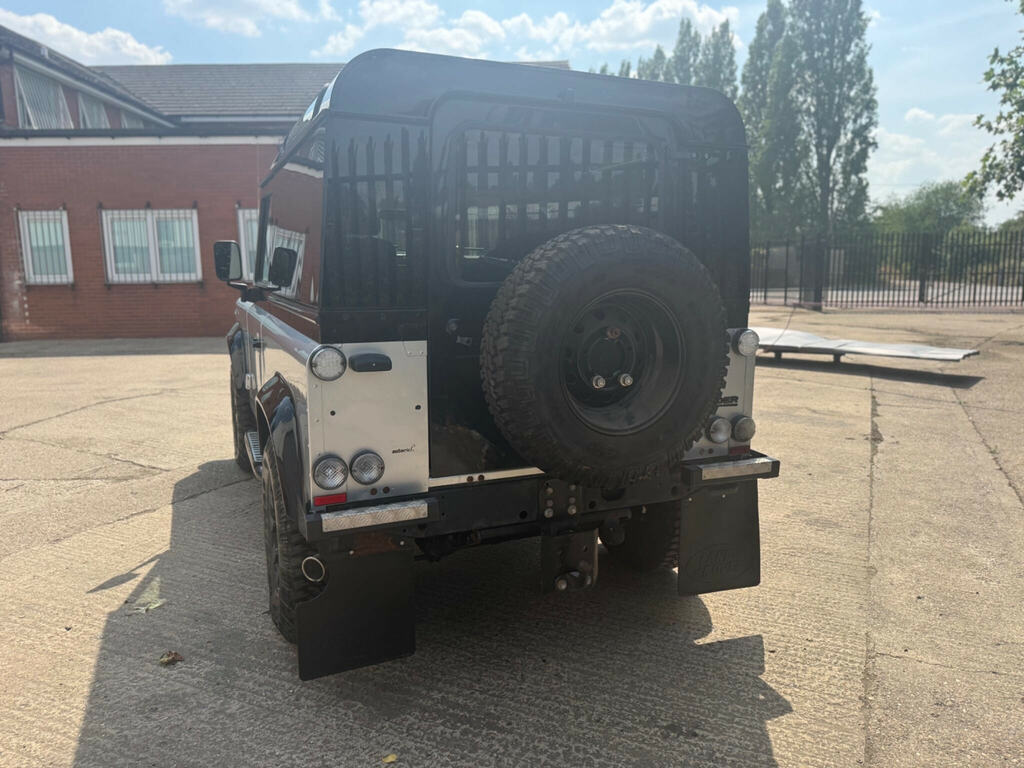 Land Rover Defender 90 Suv 2.2 Tdci Xs 4Wd Swb Euro 5 201313 Black #10