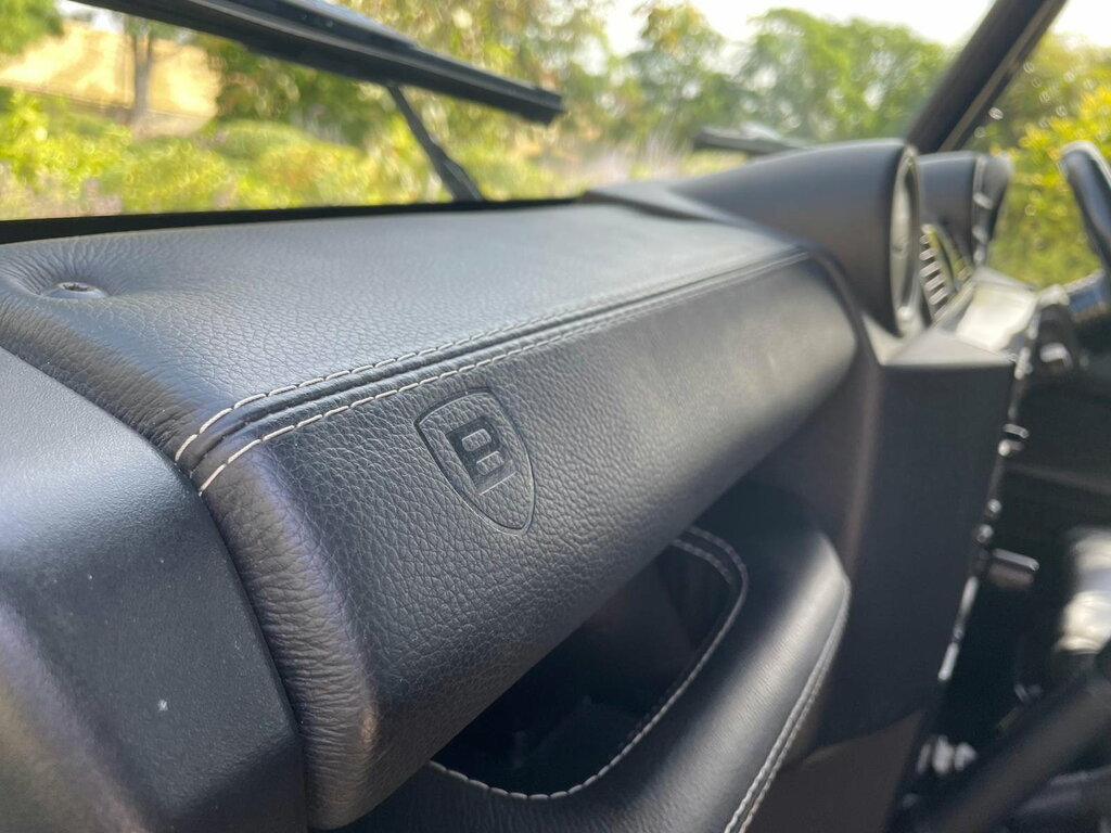 Land Rover Defender 90 County Black #9