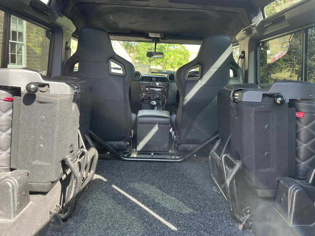 Land Rover Defender 90 County Black #15