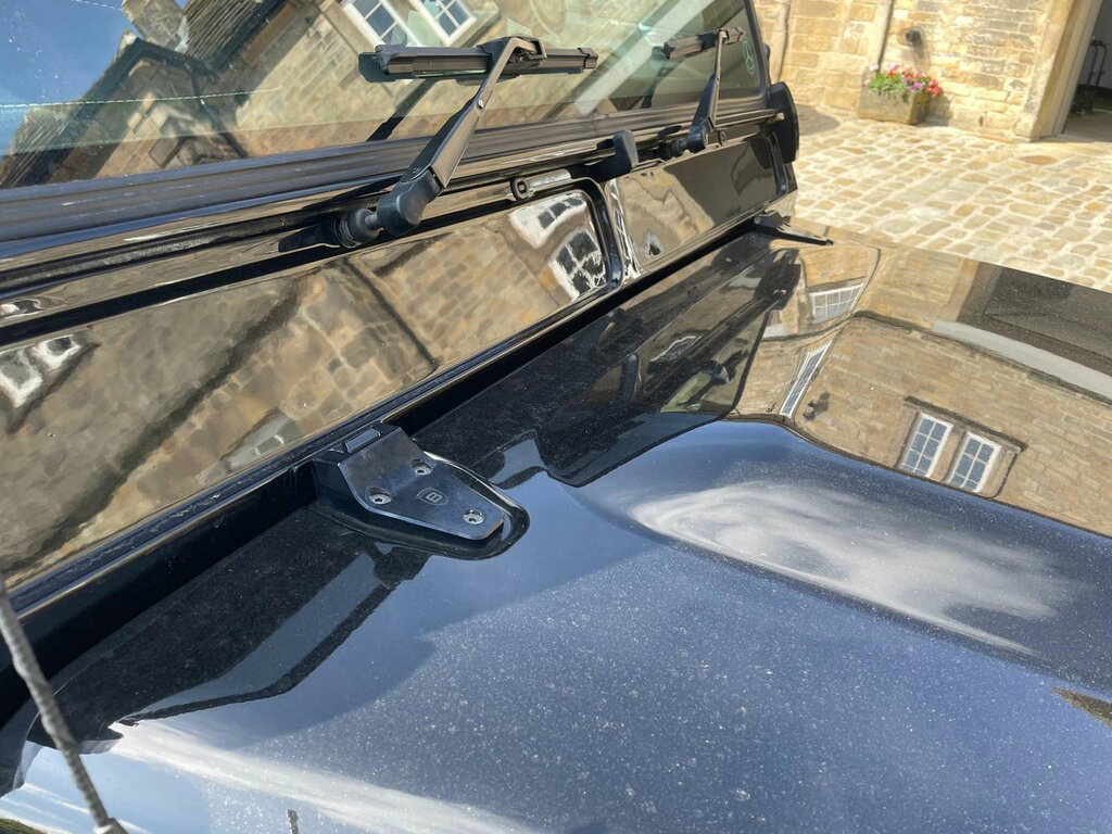 Land Rover Defender 90 County Black #19