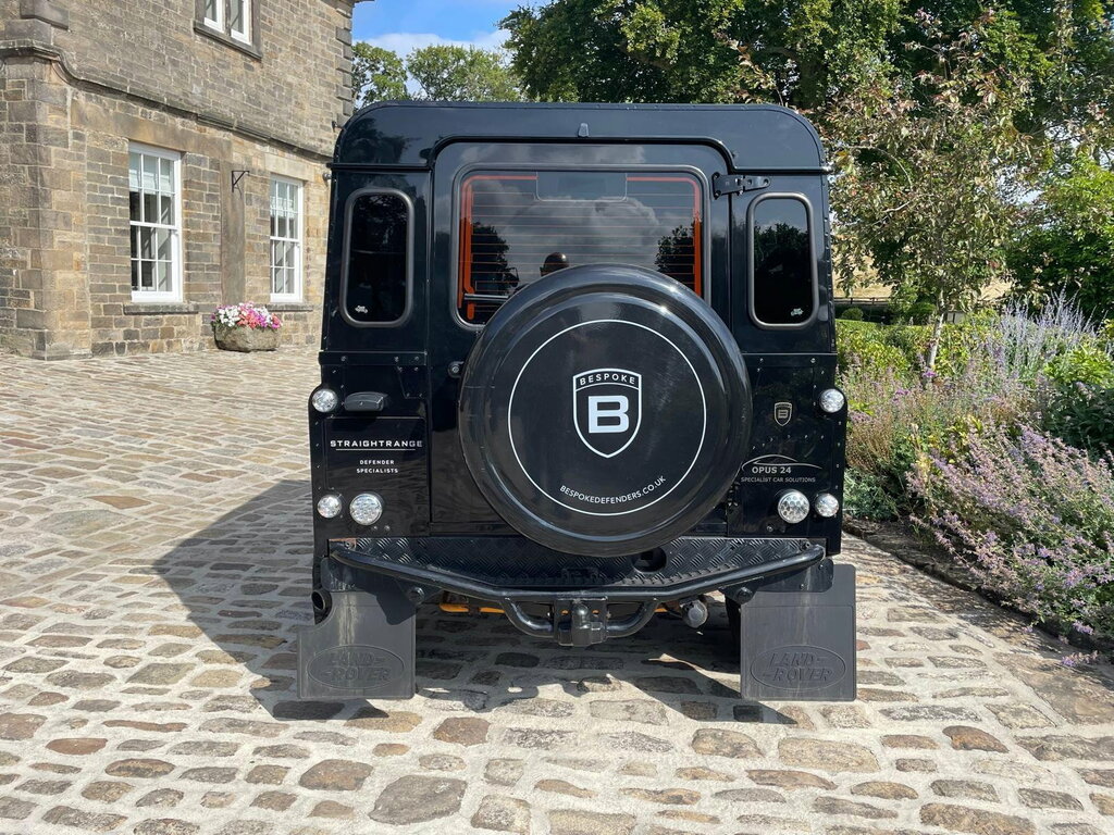 Land Rover Defender 90 County Black #22