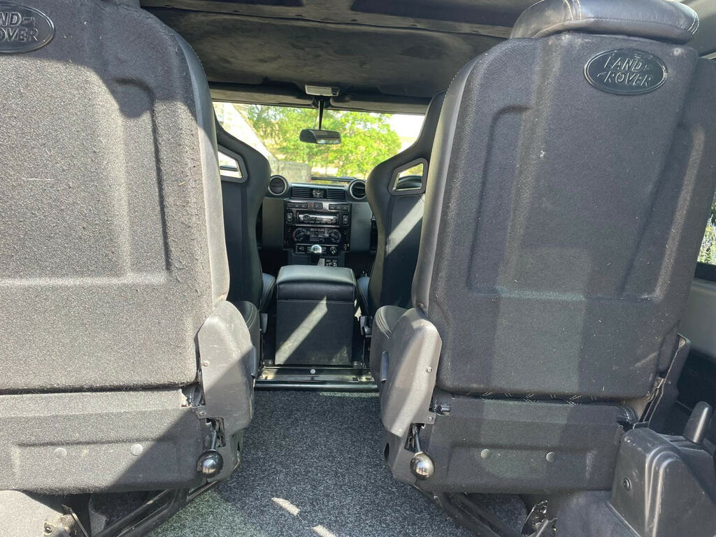 Land Rover Defender 90 County Black #16