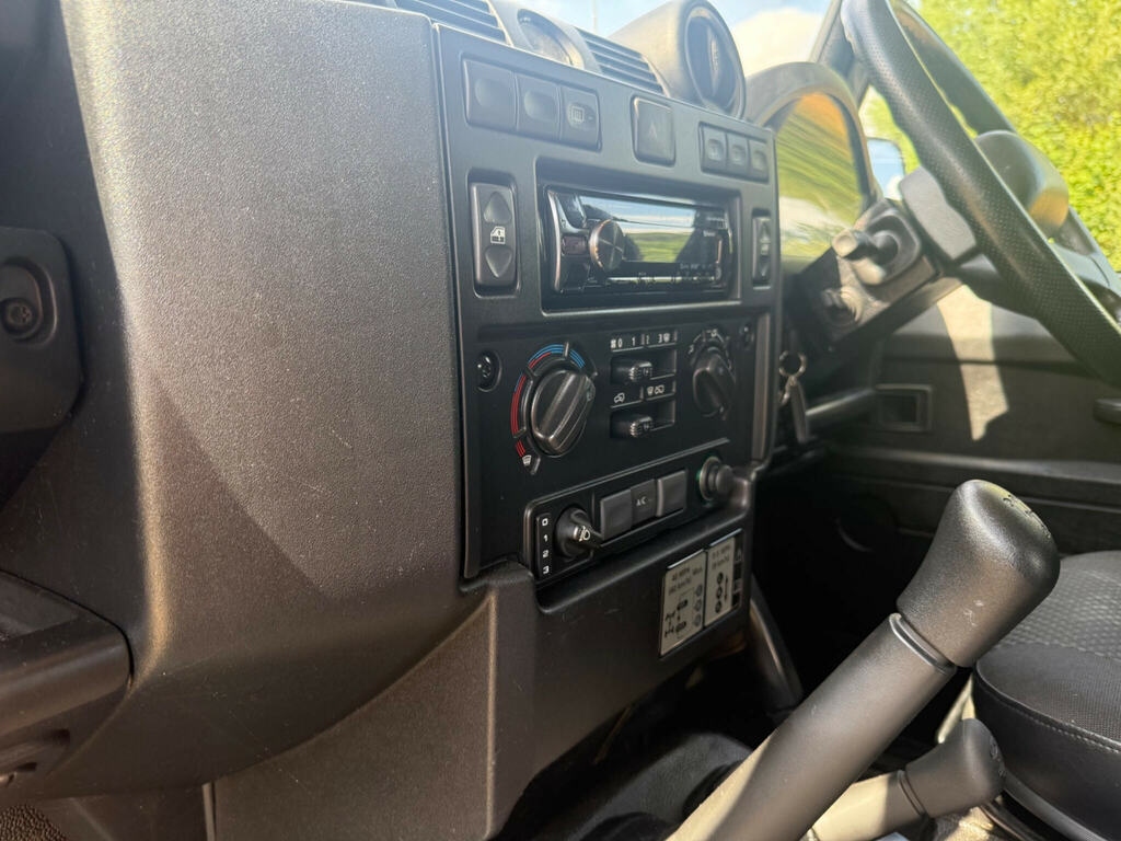 Land Rover Defender 90 Defender 90 Hard Top Td Green #12