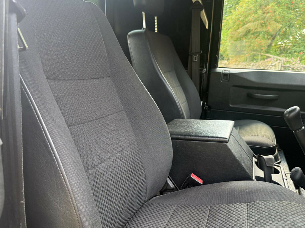 Land Rover Defender 90 Defender 90 Hard Top Td Green #10