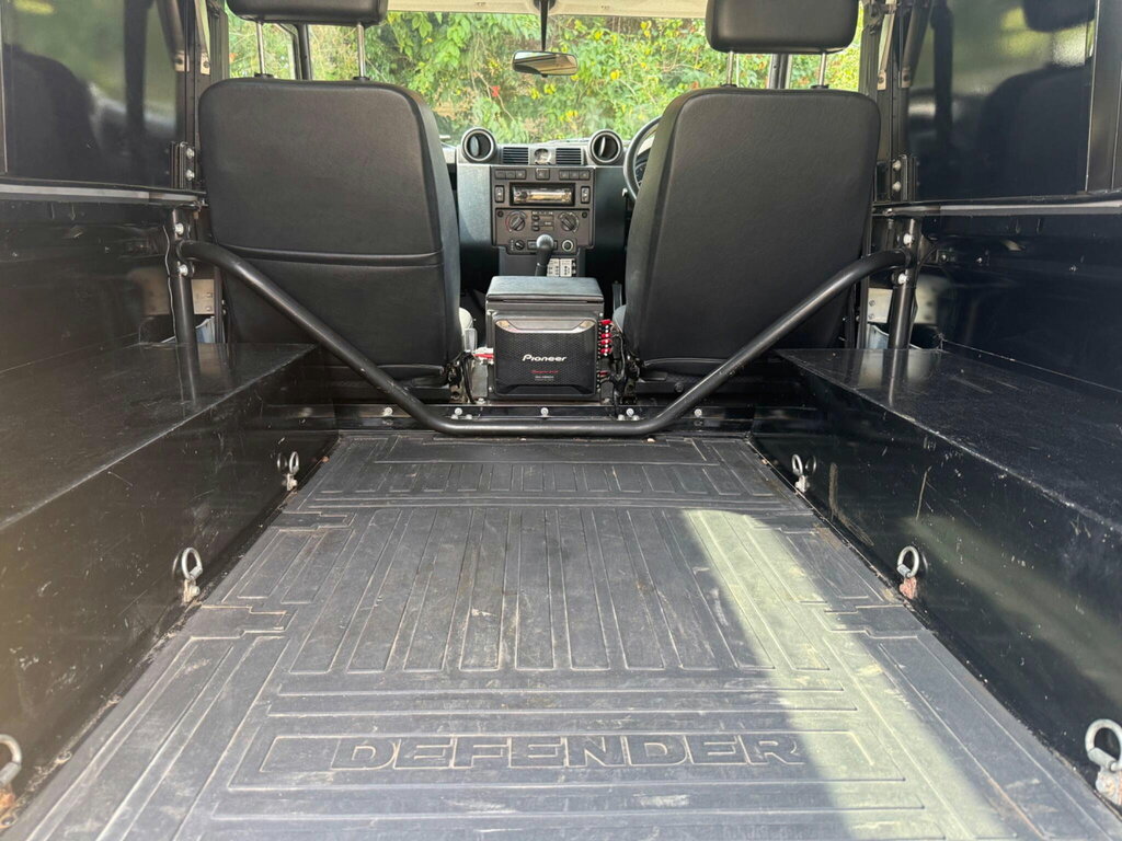Land Rover Defender 90 Defender 90 Hard Top Td Green #17