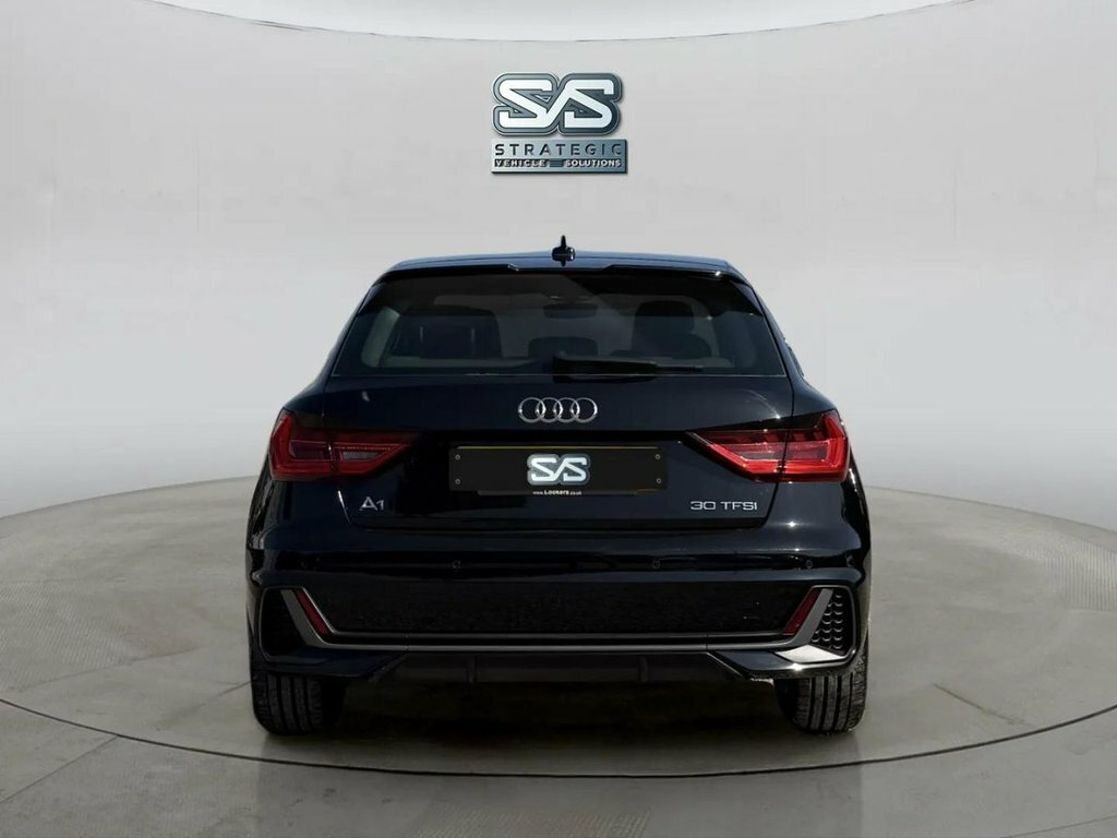 Audi A1 1L S Line DA19BRF Black #5