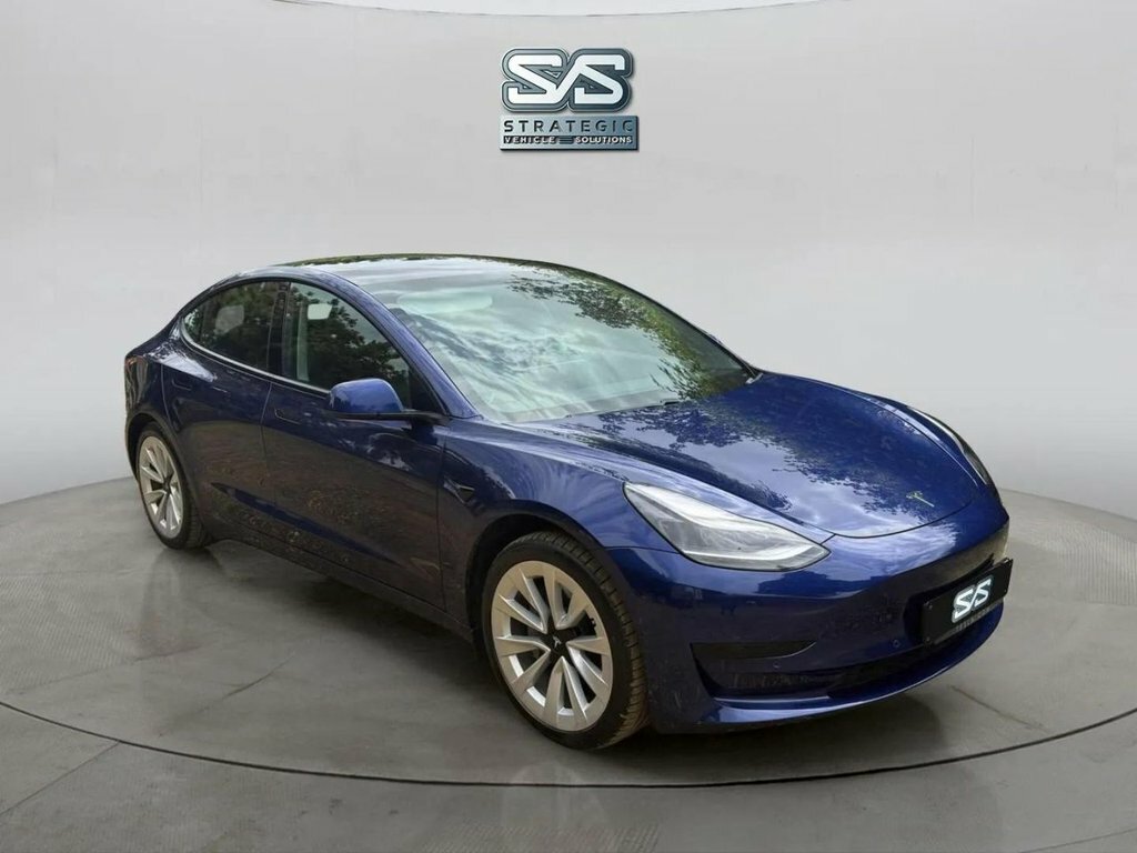 Tesla Model 3 Saloon Blue