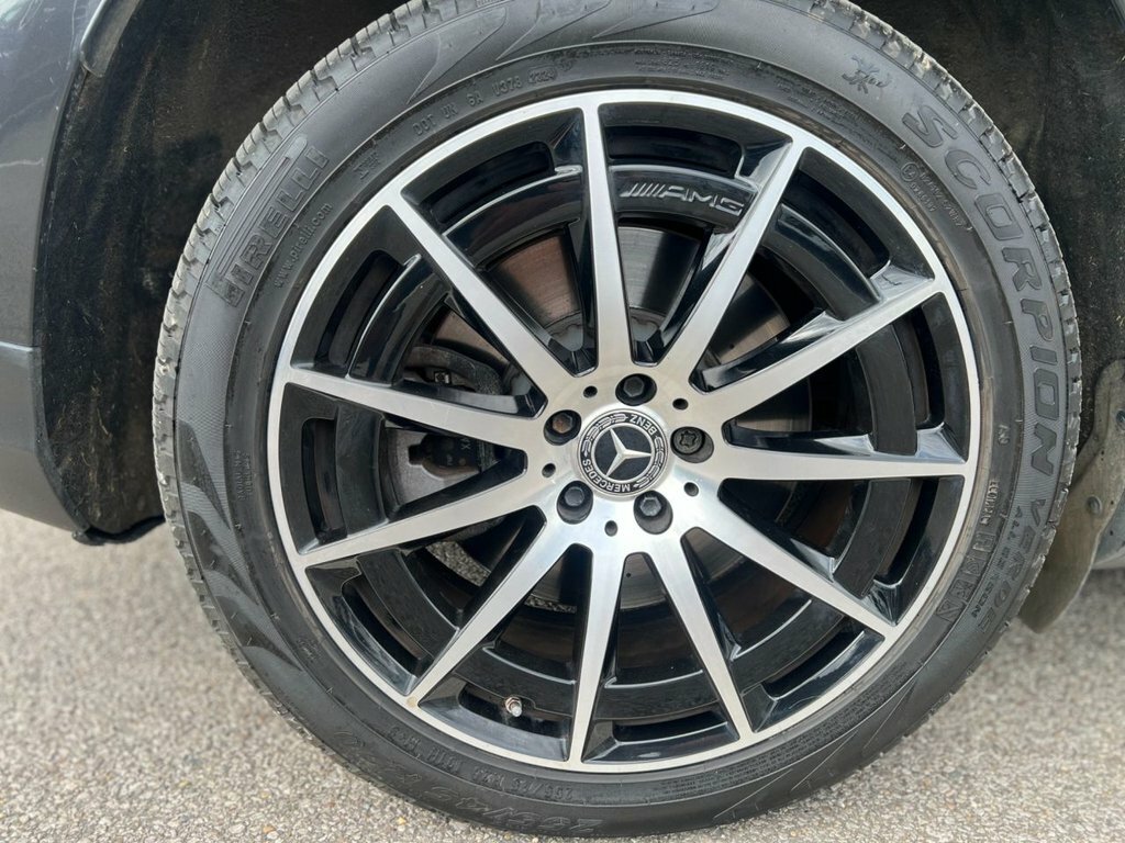 Mercedes-Benz EQC Eqc 400 Amg Line Premium 4Matic Black #62