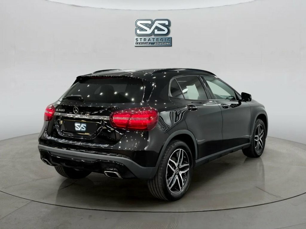 Mercedes-Benz GLA Class 1.6L Urban Edition Black #5