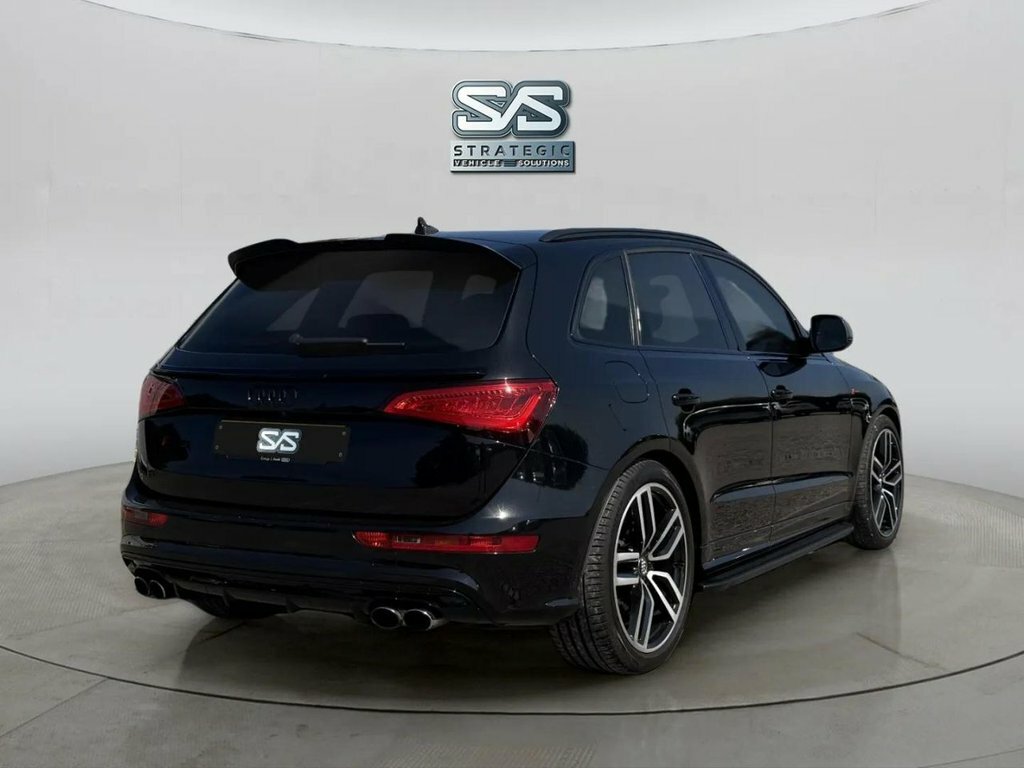 Audi SQ5 3L Plus Black #4