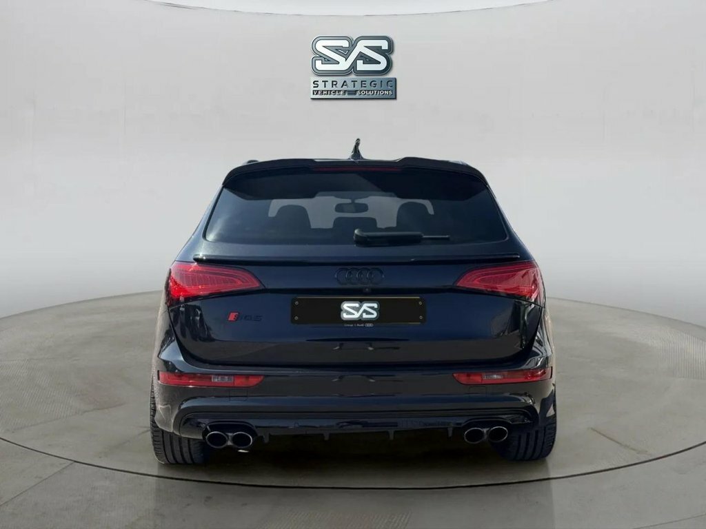 Audi SQ5 3L Plus Black #5