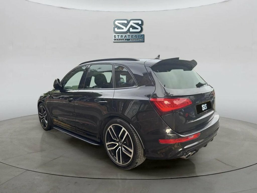 Audi SQ5 3L Plus Black #3