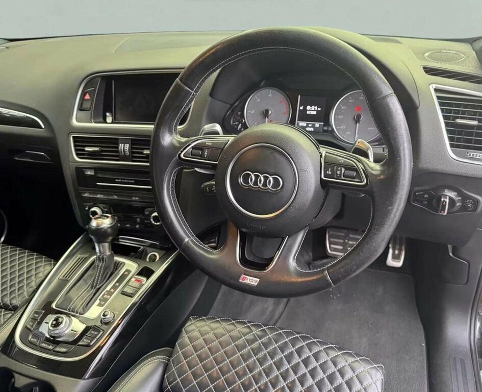 Audi SQ5 3L Plus Black #5
