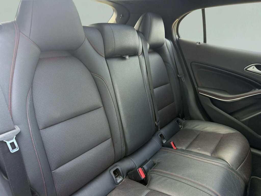 Mercedes-Benz GLA Class Gla 200 D 4Matic Amg Line Premium Red #23