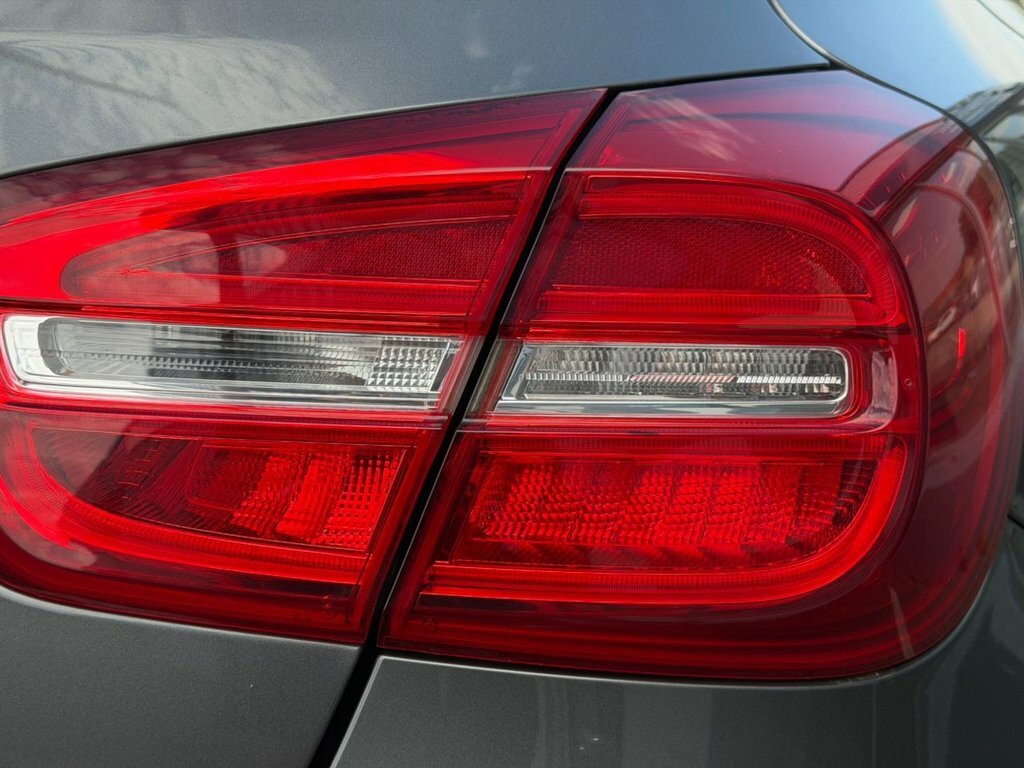 Mercedes-Benz GLA Class Gla 200 D 4Matic Amg Line Premium Red #54