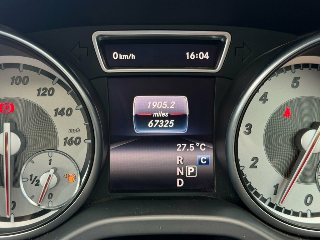 Mercedes-Benz GLA Class Gla 200 D 4Matic Amg Line Premium Red #26
