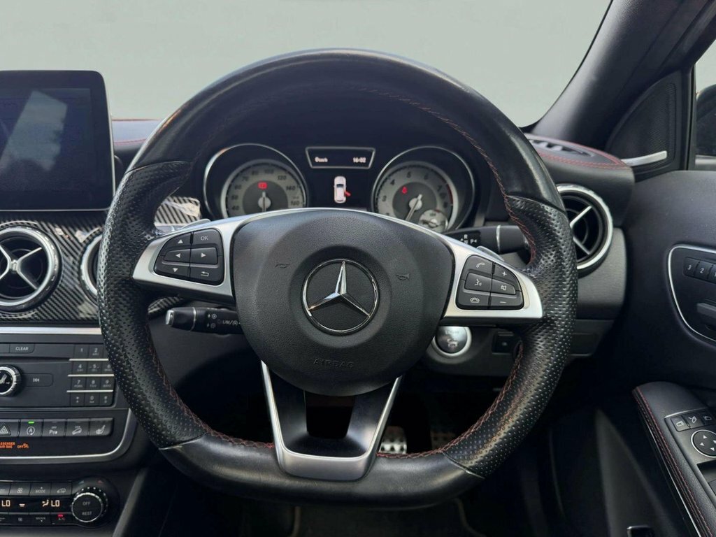 Mercedes-Benz GLA Class Gla 200 D 4Matic Amg Line Premium Red #16