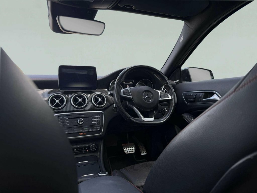 Mercedes-Benz GLA Class Gla 200 D 4Matic Amg Line Premium Red #12