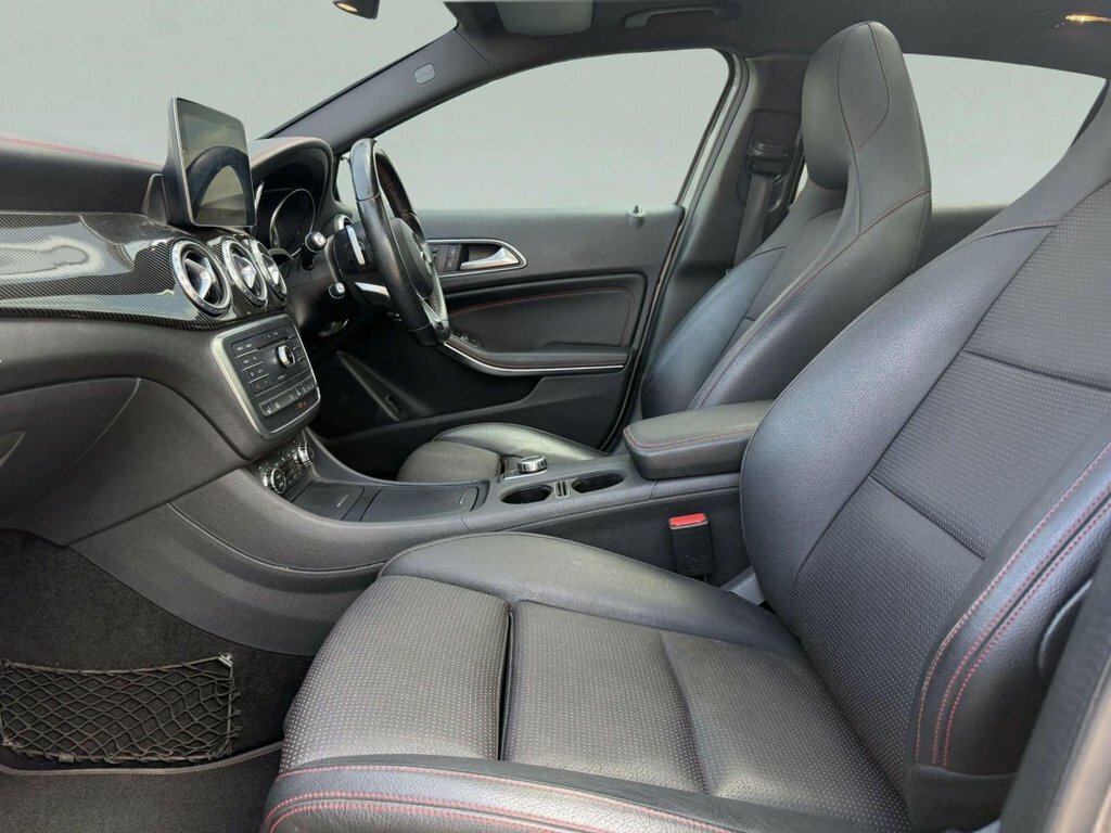 Mercedes-Benz GLA Class Gla 200 D 4Matic Amg Line Premium Red #65