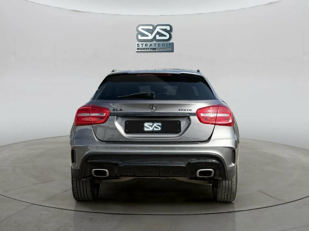 Mercedes-Benz GLA Class 2L Amg Line Grey #5
