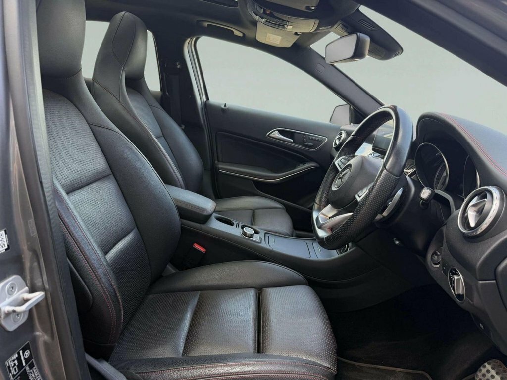 Mercedes-Benz GLA Class Gla 200 D 4Matic Amg Line Premium Red #19