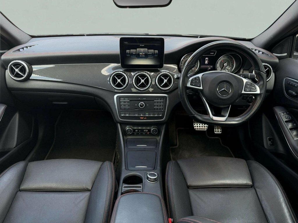Mercedes-Benz GLA Class Gla 200 D 4Matic Amg Line Premium Red #11