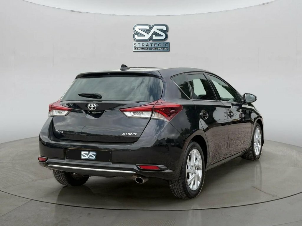Toyota Auris 1.6L Business Edition Black #4