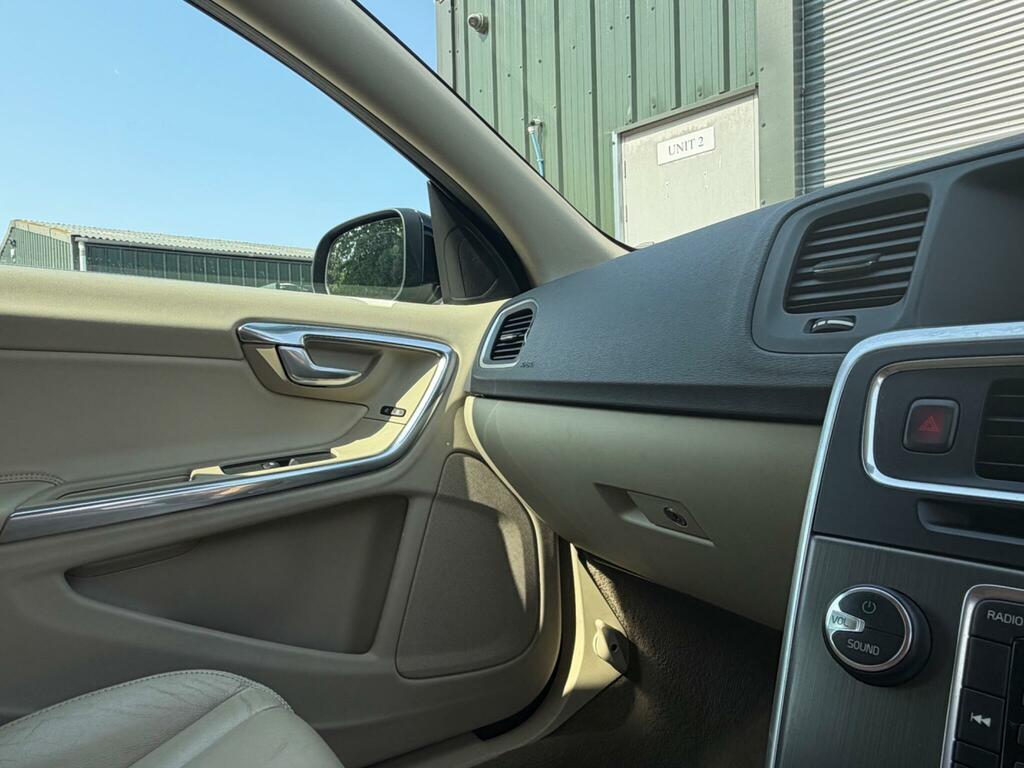 Volvo V60 D5 Se Lux Nav Blue #32