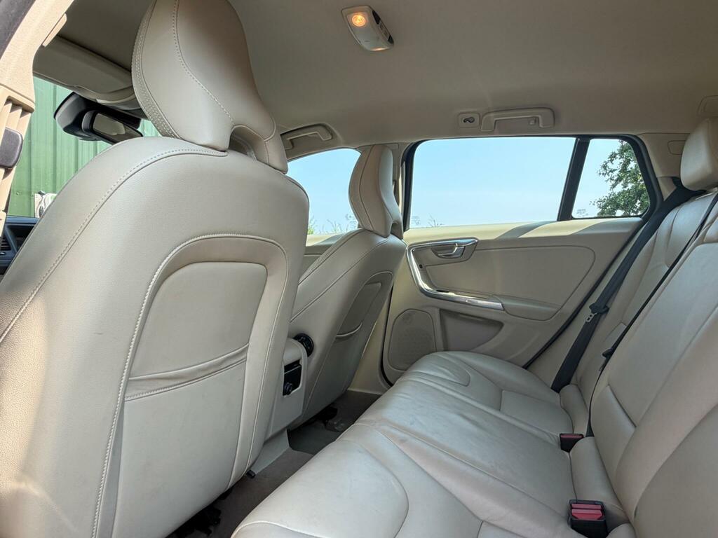 Volvo V60 D5 Se Lux Nav Blue #24
