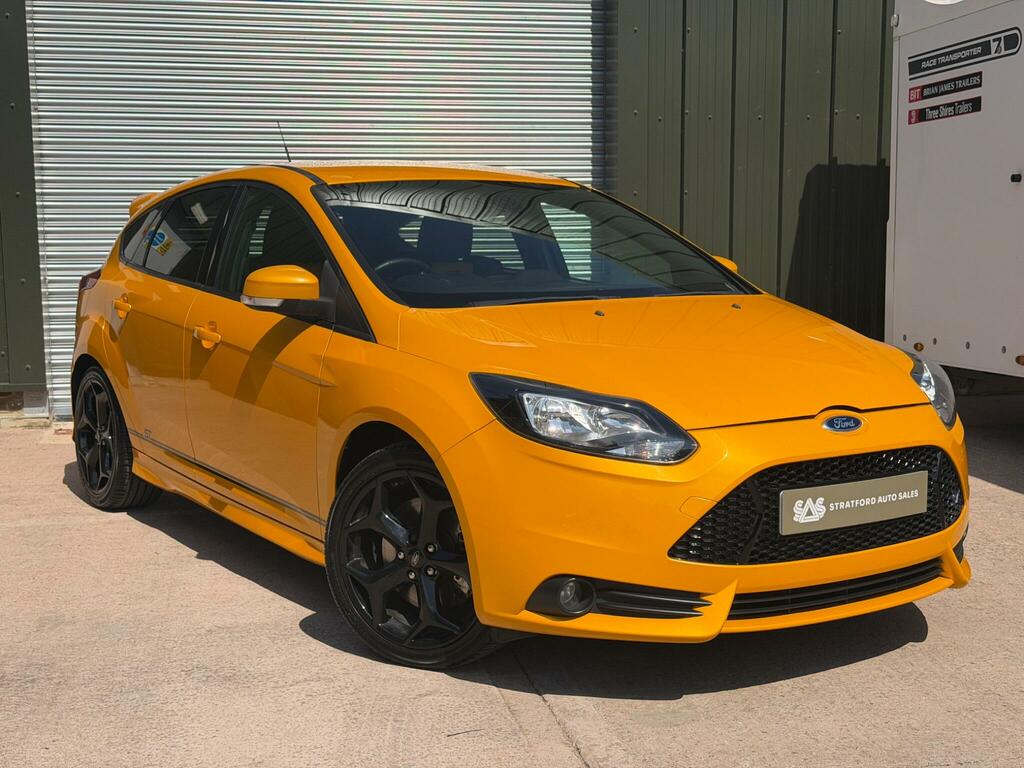 Ford Focus St-2 Yellow