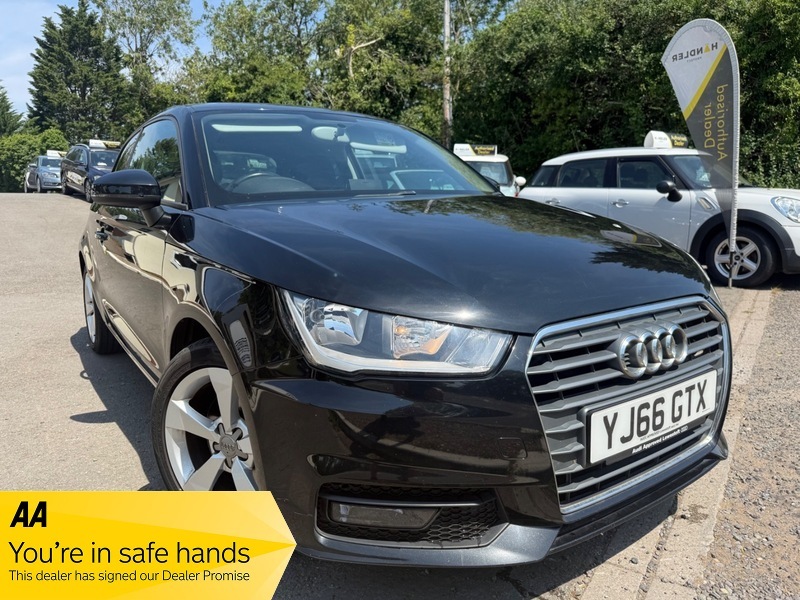 Audi A1 Tdi Sport Black #3
