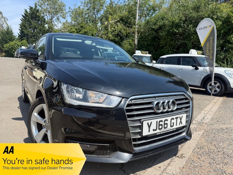 Audi A1 Tdi Sport Black #2