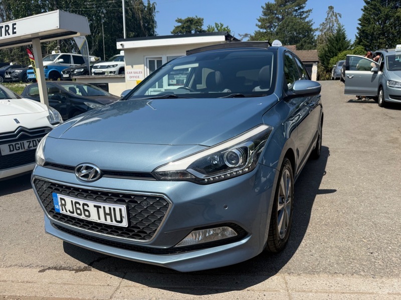 Hyundai I20 Hatchback Red #30