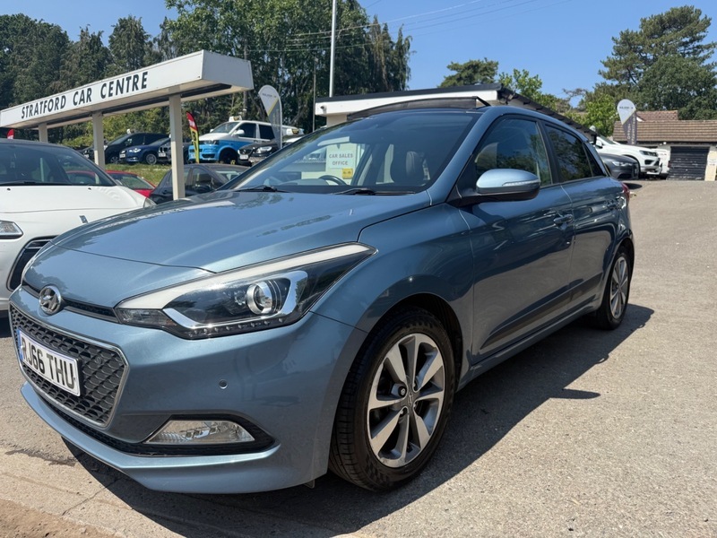 Hyundai I20 Hatchback Red #29