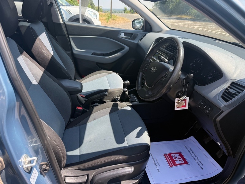 Hyundai I20 Hatchback Red #12