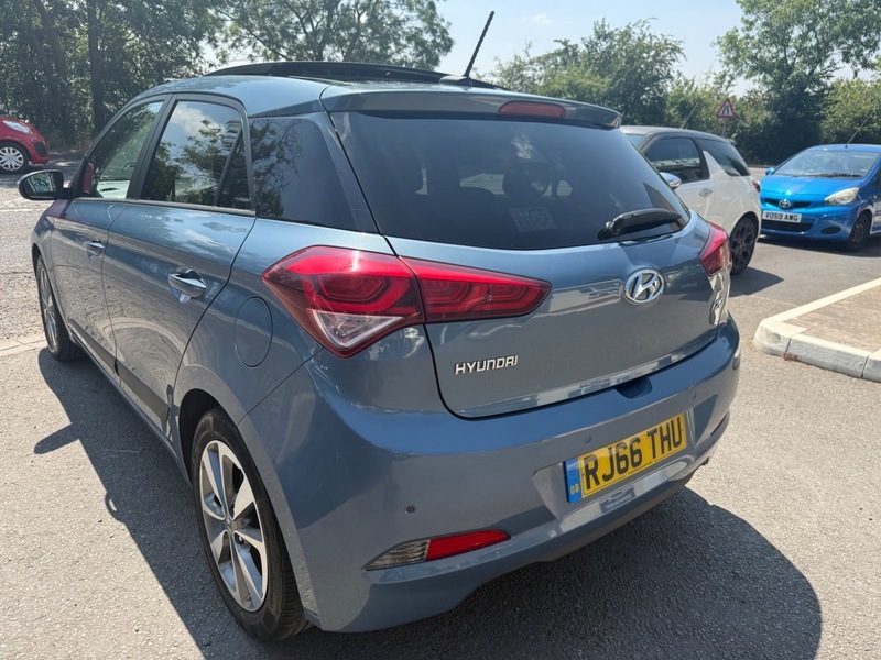 Hyundai I20 Hatchback Red #7