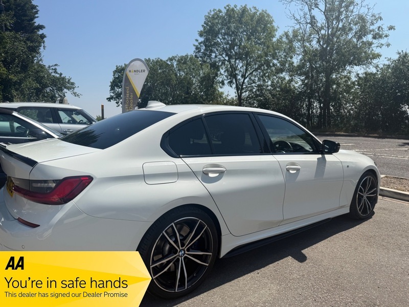 BMW 3 Series 330D M Sport YH69XGS White #5