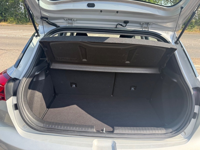 Hyundai I20 Hatchback Red #10