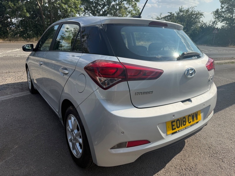 Hyundai I20 Hatchback Red #9