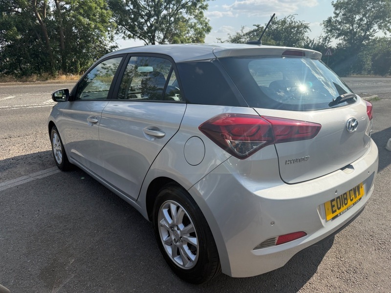 Hyundai I20 Hatchback Red #8