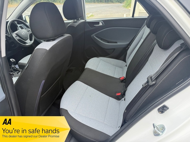 Hyundai I20 1.2 Se White #24