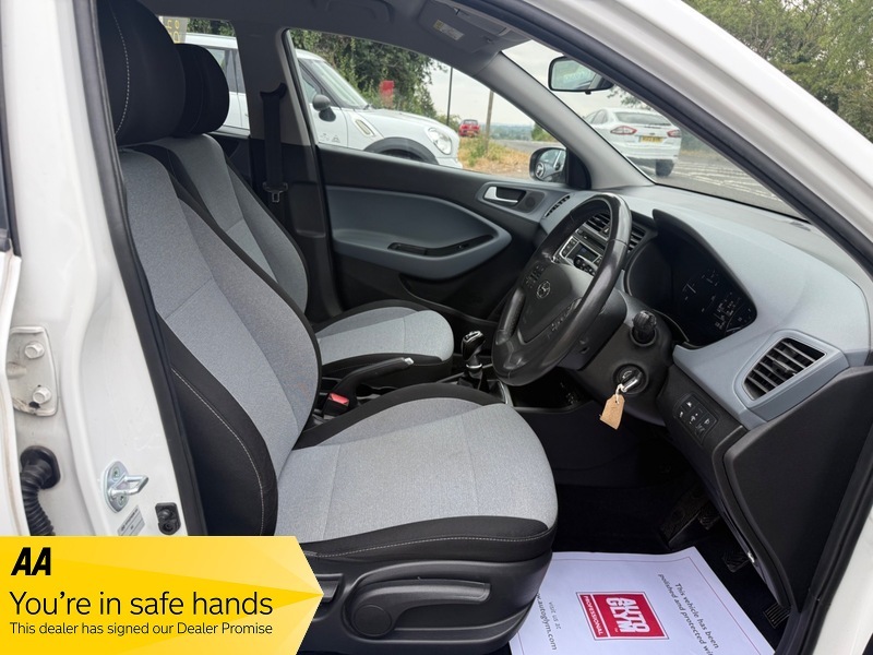 Hyundai I20 1.2 Se White #20