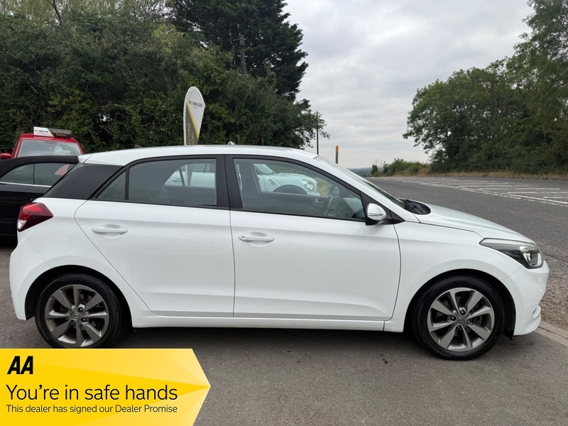 Hyundai I20 1.2 Se White #21