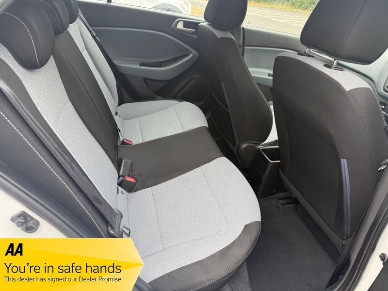 Hyundai I20 1.2 Se White #22