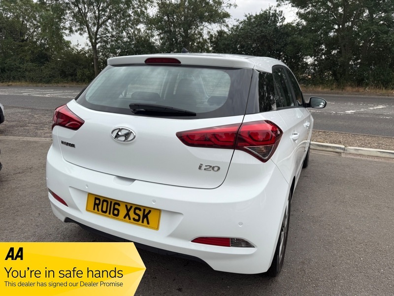Hyundai I20 Crdi Se White #6