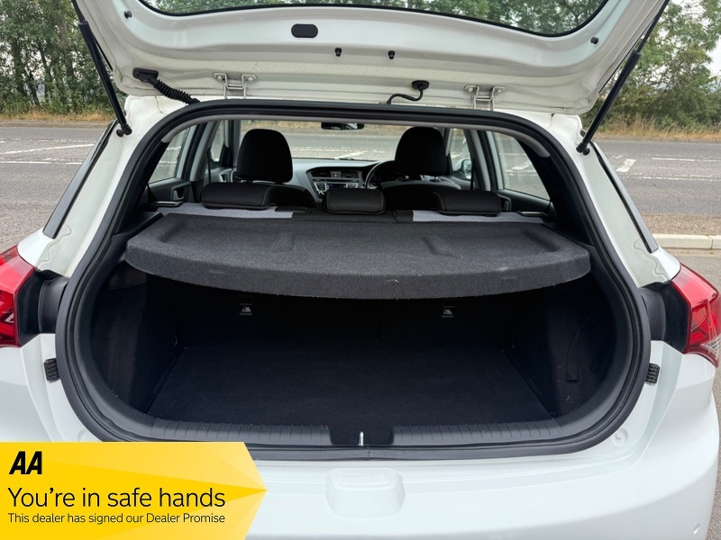 Hyundai I20 1.2 Se White #23