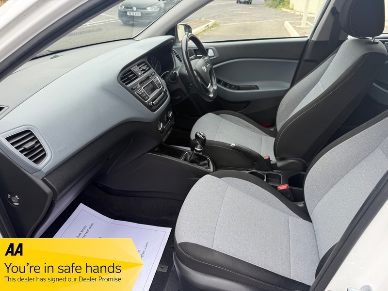 Hyundai I20 1.2 Se White #25
