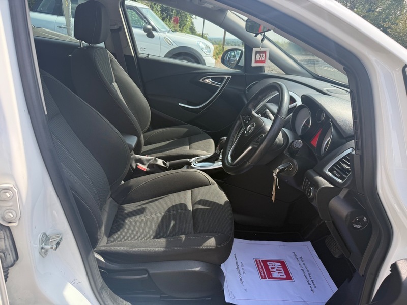 Vauxhall Astra 1.4 Limited Edition Red #20