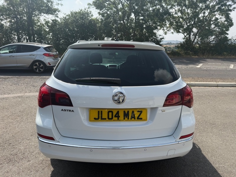 Vauxhall Astra Sri White #6