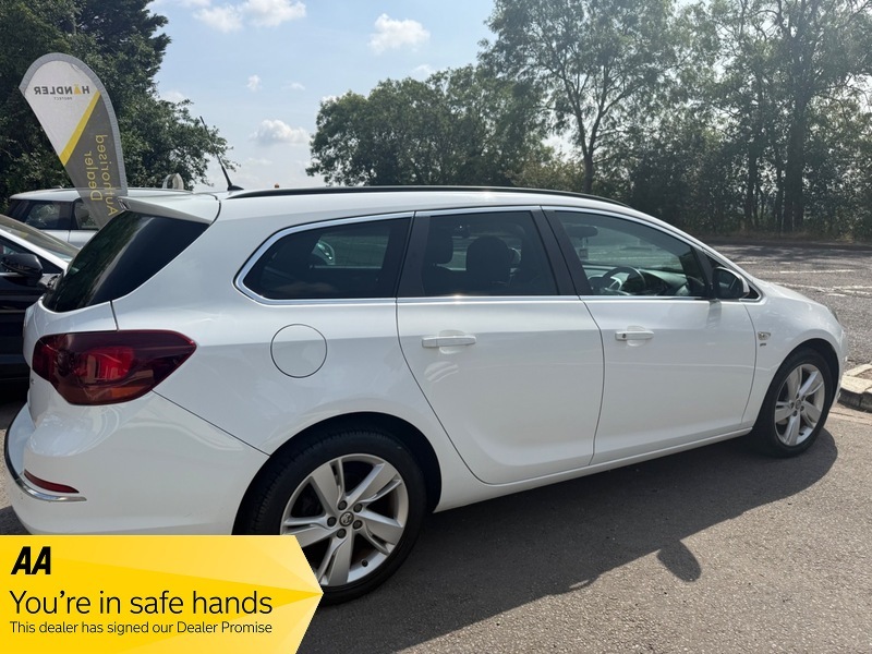 Vauxhall Astra Sri White #3